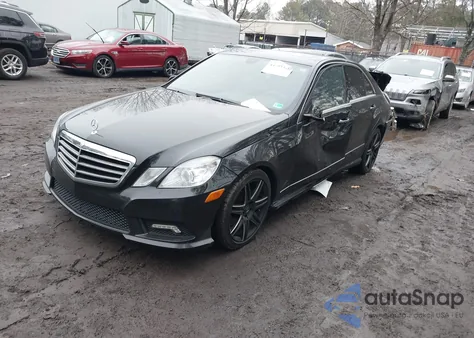 2011 Mercedes-Benz E 350 z USA, uszkodzony, nr VIN WDDHF5GB5BA311111
